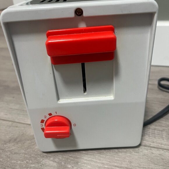 Vintage 80s Red Philips Toaster. Made in Hong Kong 1980 Electrical Toaster Retro - Picture 3 of 7